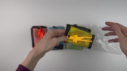 Flying Dude with a Funny Hat!（Parachute Toy）
